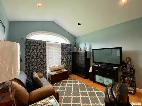 235 Hillview Dr, Macomb, IL 61455 photo 25