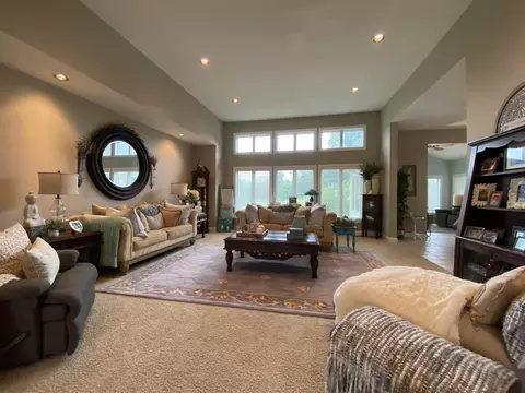 235 Hillview Dr, Macomb, IL 61455 photo 6