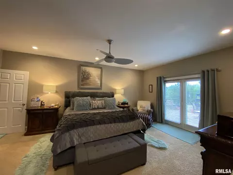235 Hillview Dr, Macomb, IL 61455 photo 23