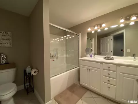 235 Hillview Dr, Macomb, IL 61455 photo 41