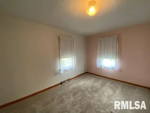 1952 E Chestnut St, Canton, IL 61520 photo 12