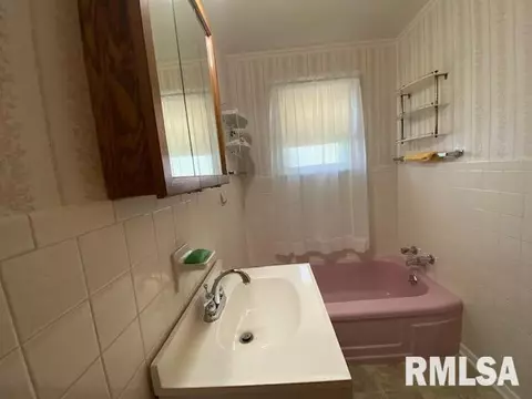 1952 E Chestnut St, Canton, IL 61520 photo 15