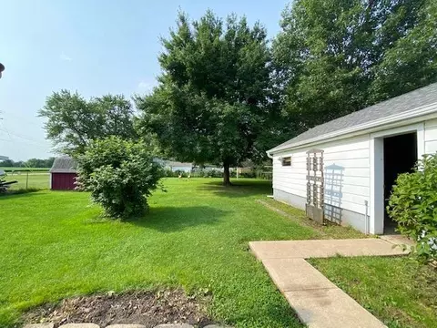 1952 E Chestnut St, Canton, IL 61520 photo 21