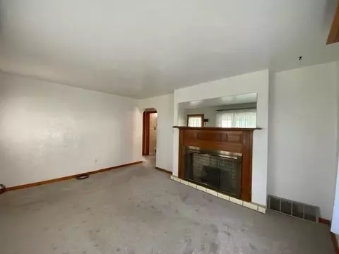 1952 E Chestnut St, Canton, IL 61520 photo 3