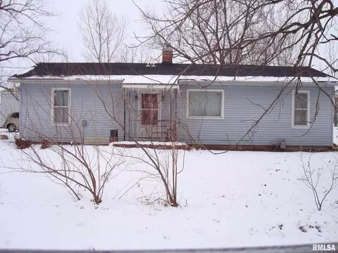 210 Elm St, Augusta, IL 62311 photo 1