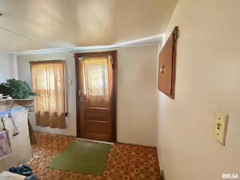 253 Howard Pl, Canton, IL 61520 photo 17