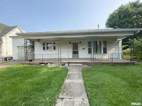 253 Howard Pl, Canton, IL 61520 photo 1