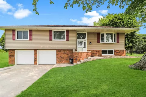 4425 W Simpson Dr, Dunlap, IL 61525 photo 2