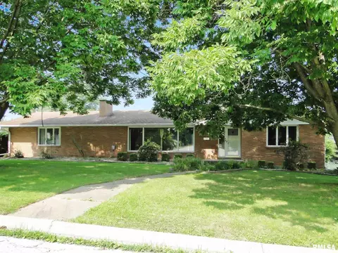 100 Holden Ter, Macomb, IL 61455 photo 32
