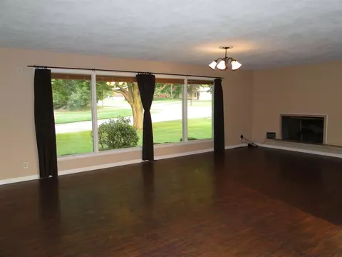 100 Holden Ter, Macomb, IL 61455 photo 6