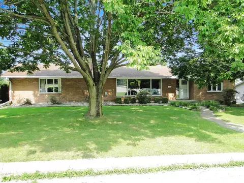100 Holden Ter, Macomb, IL 61455 photo 1