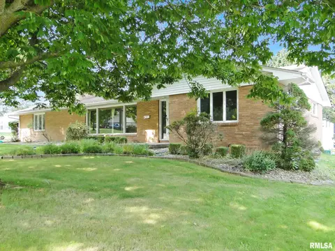 100 Holden Ter, Macomb, IL 61455 photo 29