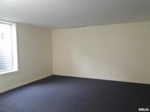 100 Holden Ter, Macomb, IL 61455 photo 25