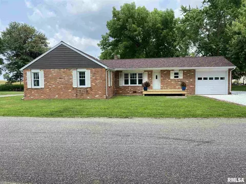 420 E Mechanic St, Ipava, IL 61441 photo 2