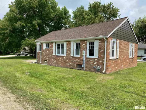 420 E Mechanic St, Ipava, IL 61441 photo 3