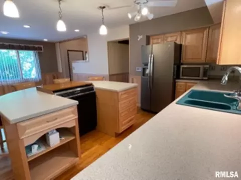 617 Memorial Dr, Macomb, IL 61455 photo 16