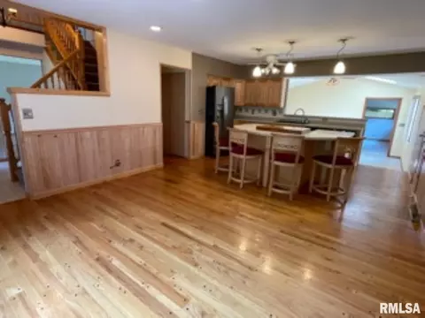 617 Memorial Dr, Macomb, IL 61455 photo 10