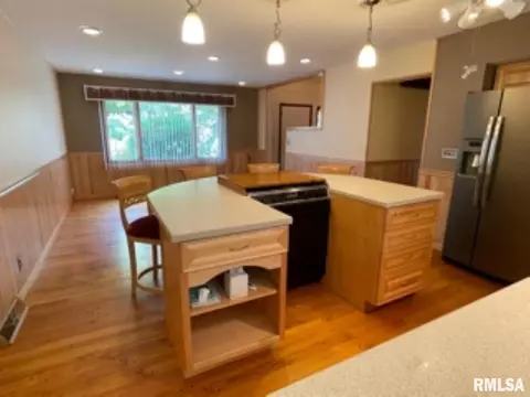 617 Memorial Dr, Macomb, IL 61455 photo 17