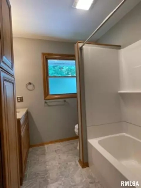 617 Memorial Dr, Macomb, IL 61455 photo 28