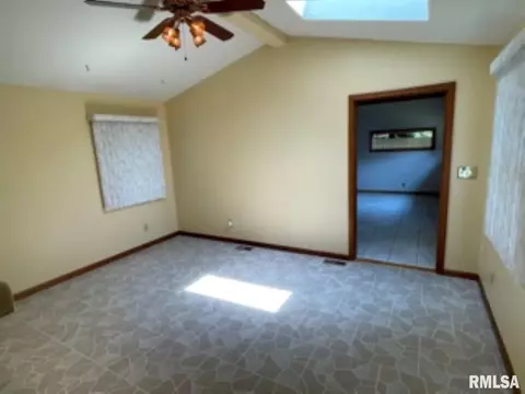 617 Memorial Dr, Macomb, IL 61455 photo 19