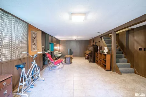 708 W Davison St, Roanoke, IL 61561 photo 31
