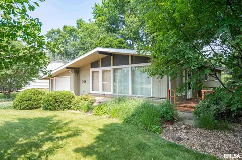 708 W Davison St, Roanoke, IL 61561 photo 2