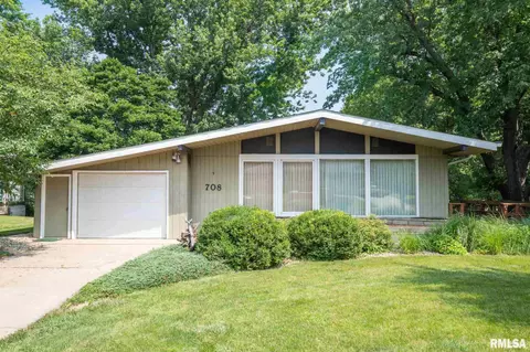 708 W Davison St, Roanoke, IL 61561 photo 1