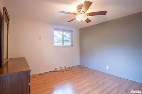 708 W Davison St, Roanoke, IL 61561 photo 18