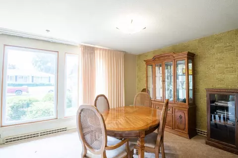 708 W Davison St, Roanoke, IL 61561 photo 7