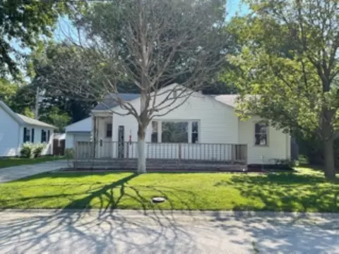 729 S Madison St, Macomb, IL 61455 photo 3