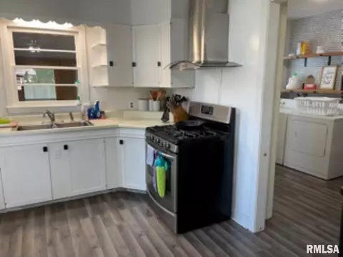 729 S Madison St, Macomb, IL 61455 photo 14