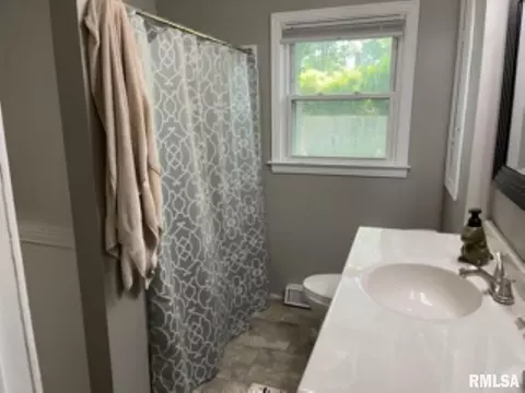 729 S Madison St, Macomb, IL 61455 photo 20