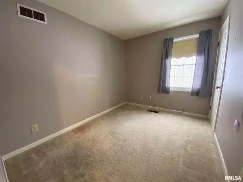 70 Arlington Dr, Macomb, IL 61455 photo 15