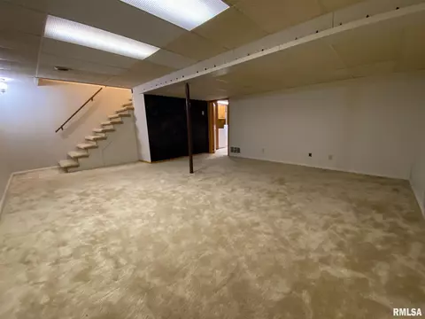 70 Arlington Dr, Macomb, IL 61455 photo 22
