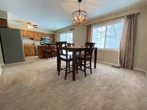 70 Arlington Dr, Macomb, IL 61455 photo 4