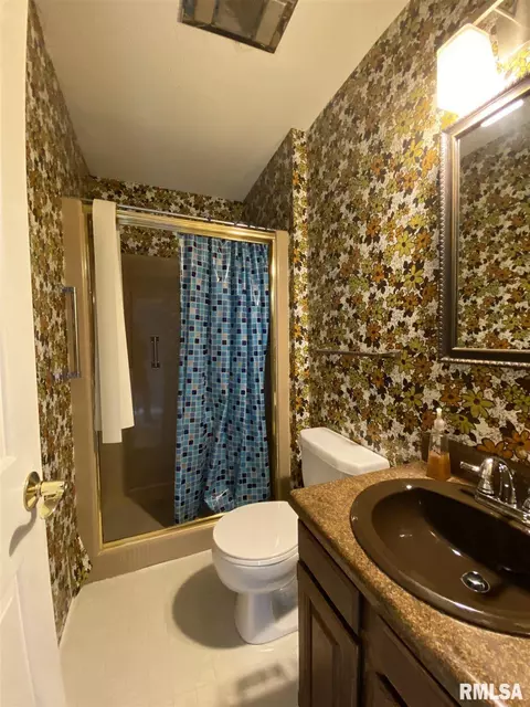 9 Cedar Dr, Macomb, IL 61455 photo 9