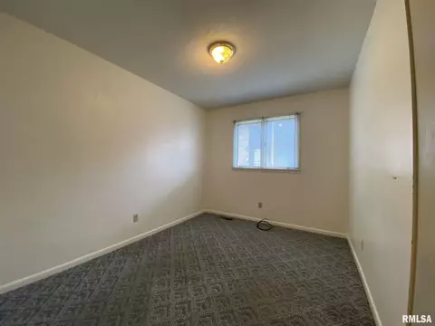 9 Cedar Dr, Macomb, IL 61455 photo 10