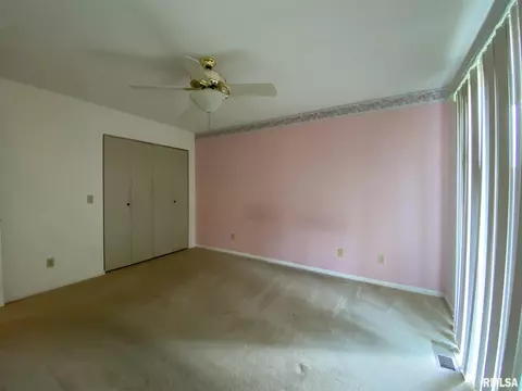 9 Cedar Dr, Macomb, IL 61455 photo 8