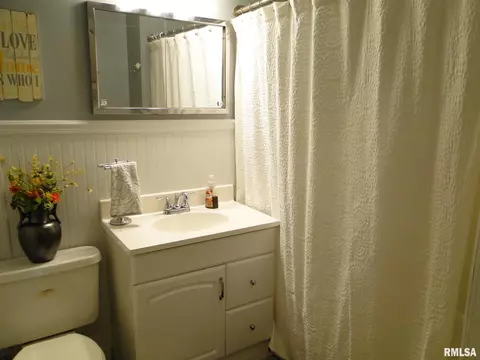 228 N Lamoine St, Macomb, IL 61455 photo 16