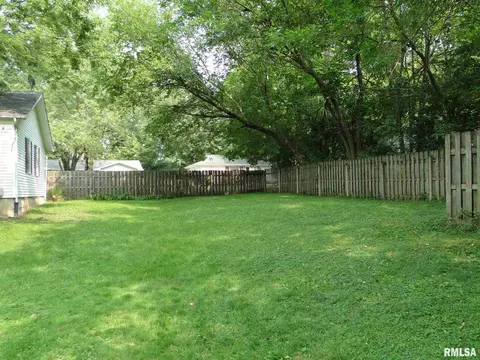 228 N Lamoine St, Macomb, IL 61455 photo 25