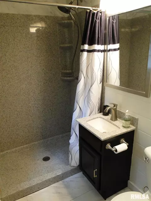 228 N Lamoine St, Macomb, IL 61455 photo 13