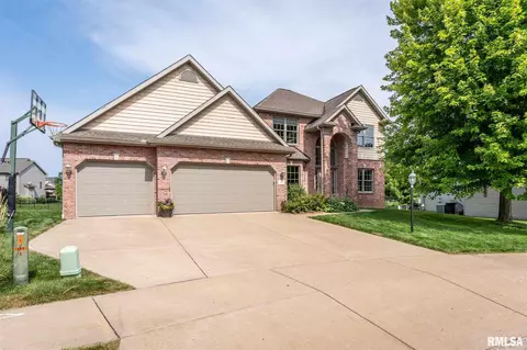 708 S Sara Ct, Dunlap, IL 61525 photo 2