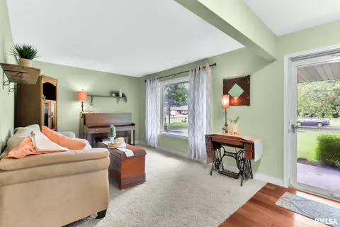 90 Maple Ridge Dr, Morton, IL 61550 photo 8