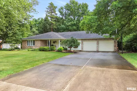 90 Maple Ridge Dr, Morton, IL 61550 photo 2