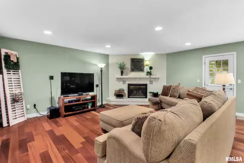 90 Maple Ridge Dr, Morton, IL 61550 photo 11