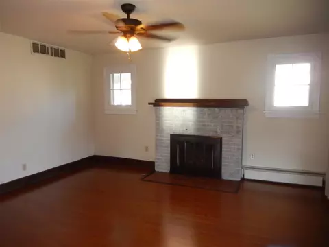 621 E Piper St, Macomb, IL 61455 photo 10