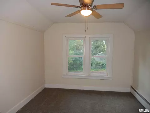 621 E Piper St, Macomb, IL 61455 photo 30