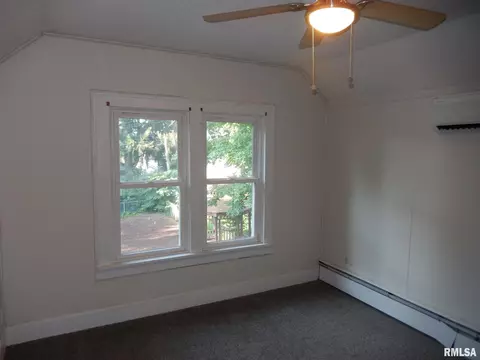 621 E Piper St, Macomb, IL 61455 photo 28