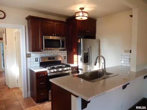 621 E Piper St, Macomb, IL 61455 photo 17