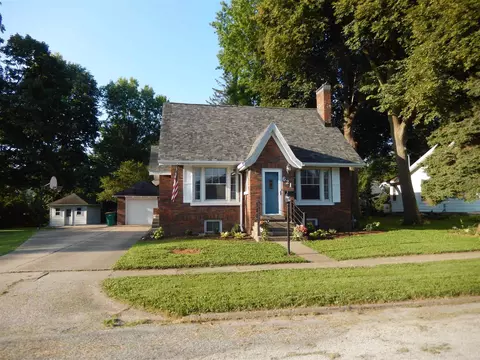 621 E Piper St, Macomb, IL 61455 photo 3